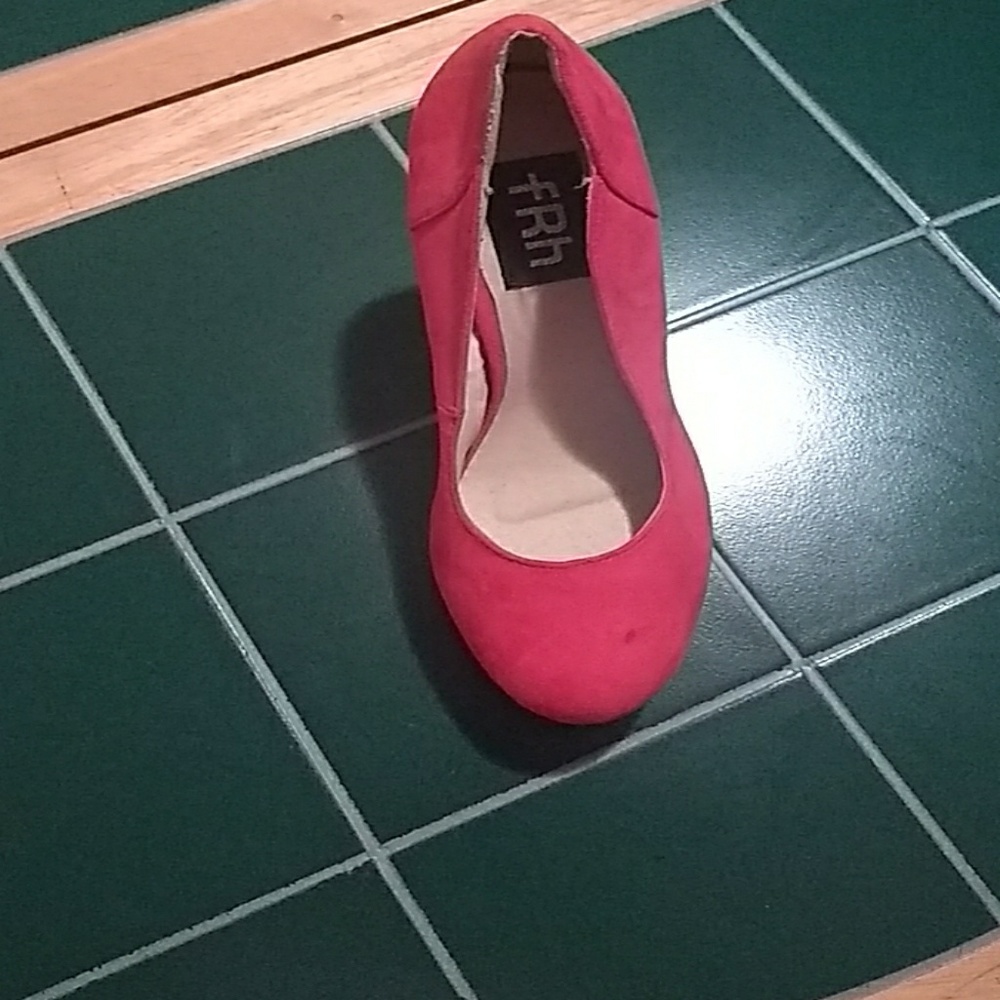 Shoes - Picture 2 of 2